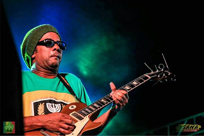 Zunga Ezzaet está
                      no Palco mp3